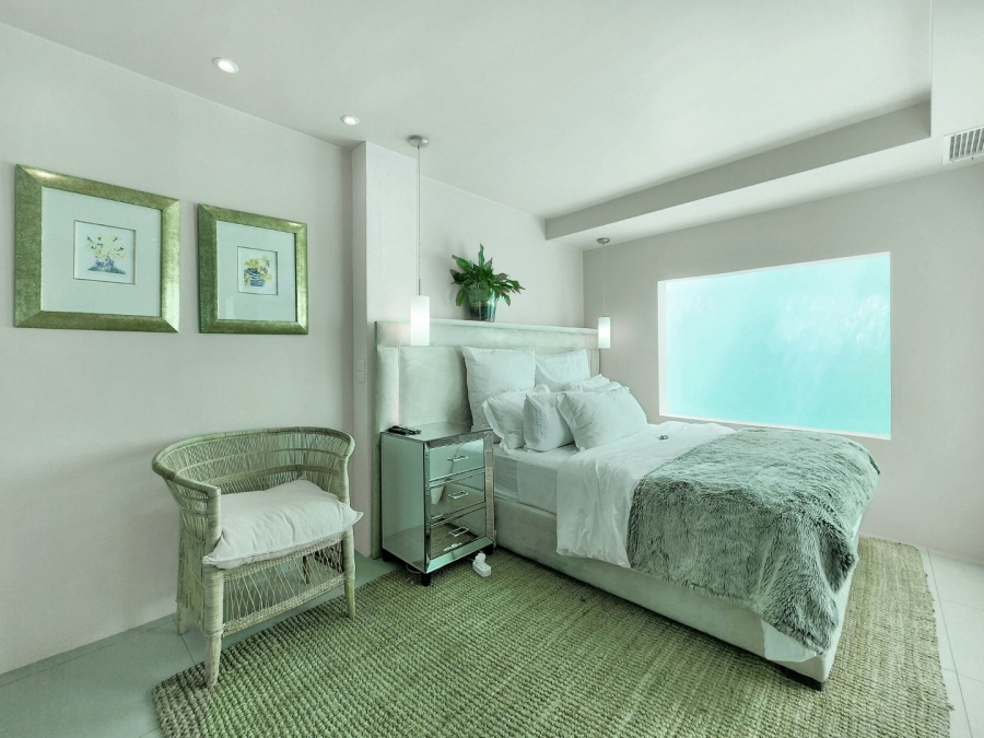 To Let 4 Bedroom Property for Rent in Clifton Western Cape